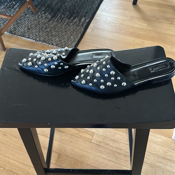 Black with silver nail head slides on sz9 like new. Dress up or down - Picture 2 of 6